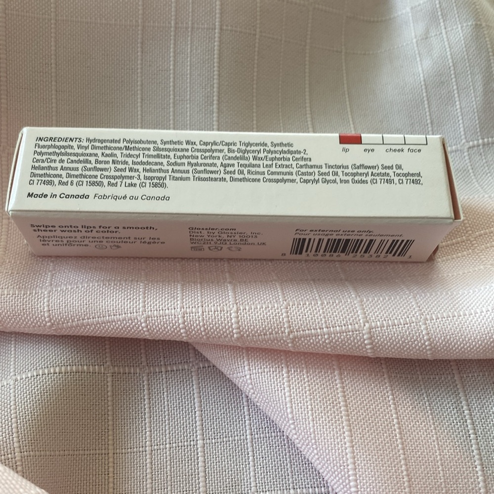 Glossier Generation G Sheer Matte Lipstick in ZIP - Picture 3 of 9